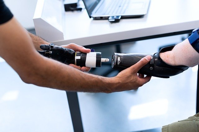 injection moulded prosthetic device